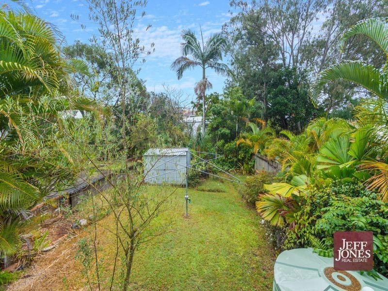 19 Rowsley Street, Greenslopes QLD 4120