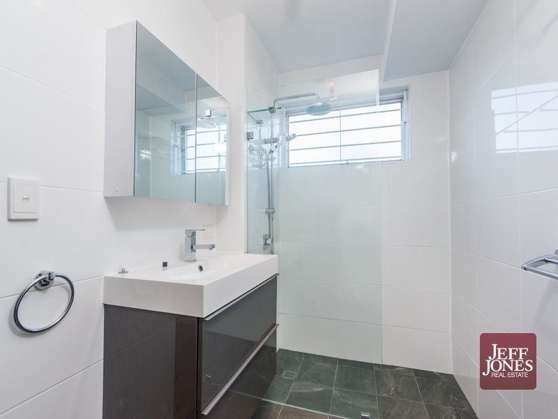 1/146 Juliette Street, Greenslopes QLD 4120