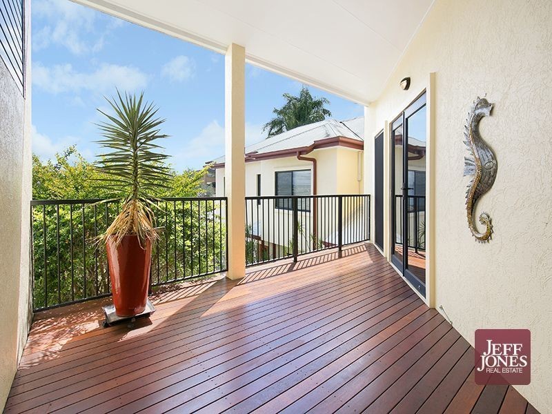 52B Amelia Street, Coorparoo QLD 4151