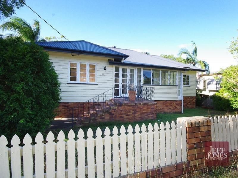 27 Headfort Street, Greenslopes QLD 4120