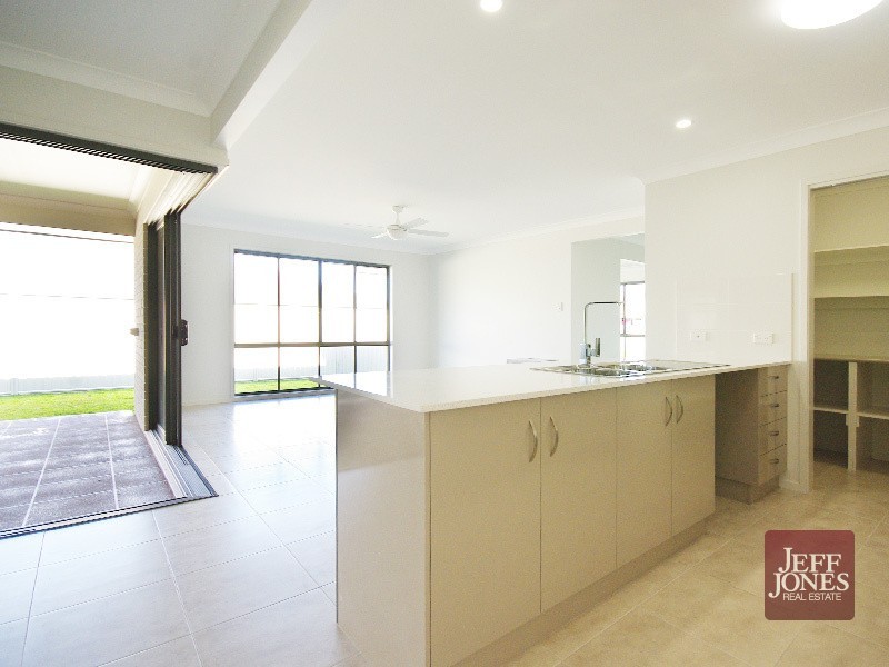 5 Stega Place, Wynnum QLD 4178