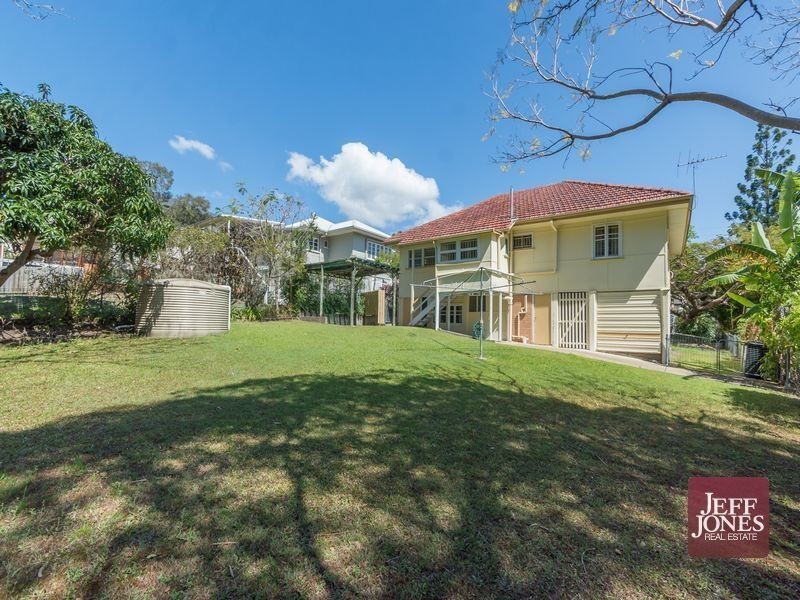 15 Octantis Street, Coorparoo QLD 4151