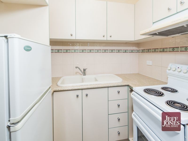 B6/52 Baron Street, Greenslopes QLD 4120