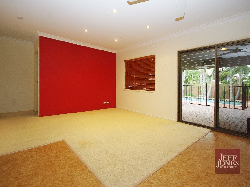 48 Briarwood Street, Carindale QLD 4152