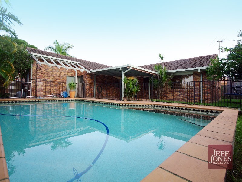 48 Briarwood Street, Carindale QLD 4152