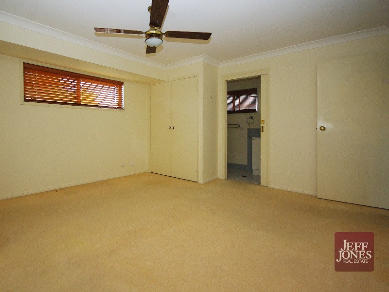 48 Briarwood Street, Carindale QLD 4152