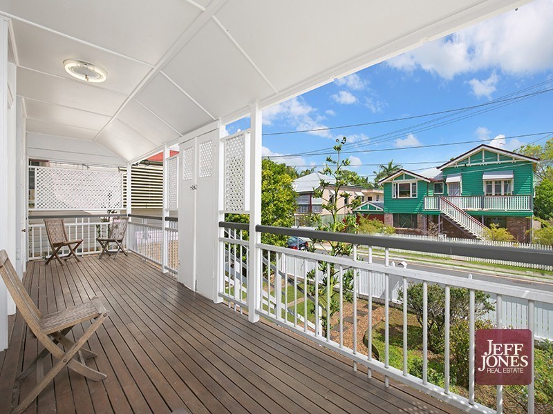 21 Lilly Street, Greenslopes QLD 4120