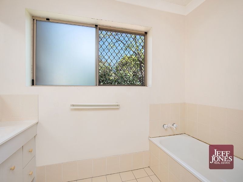 1/327 Cornwall Street, Greenslopes QLD 4120