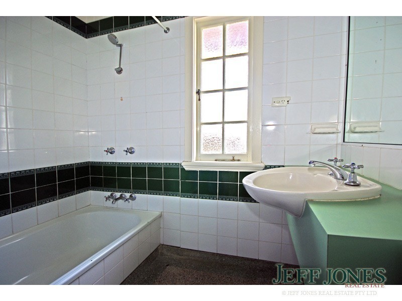 63 Mackay Street, Coorparoo QLD 4151