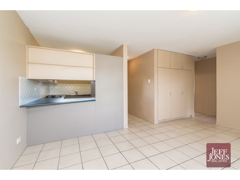 2/160 Juliette Street, Greenslopes QLD 4120