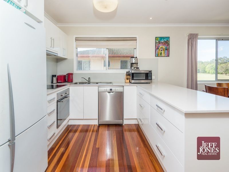 49 Blackberry Street, Mansfield QLD 4122