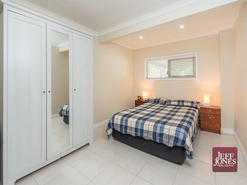 49 Blackberry Street, Mansfield QLD 4122