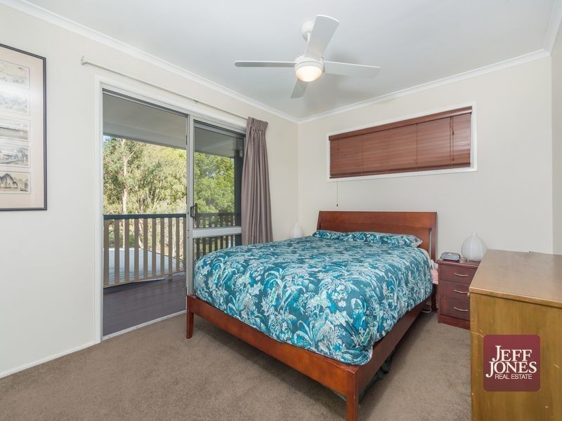 49 Blackberry Street, Mansfield QLD 4122