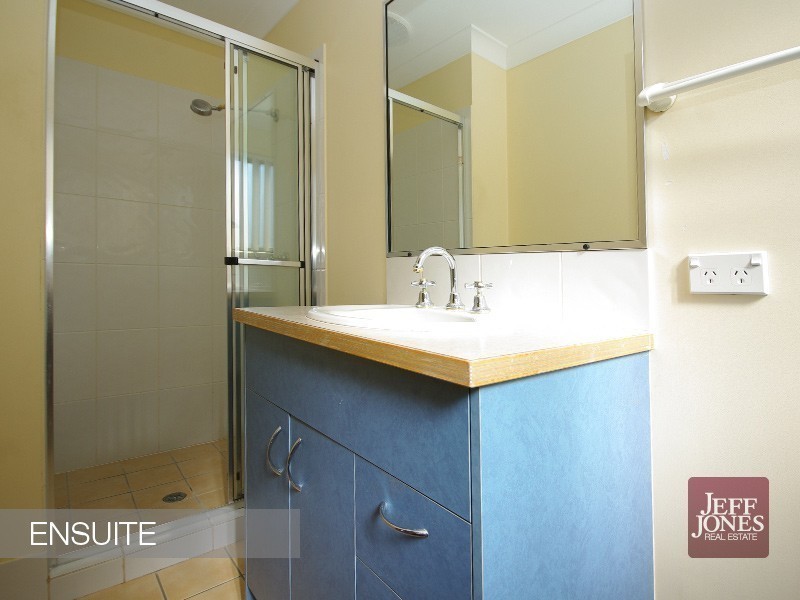 33 Newdegate Street, Greenslopes QLD 4120
