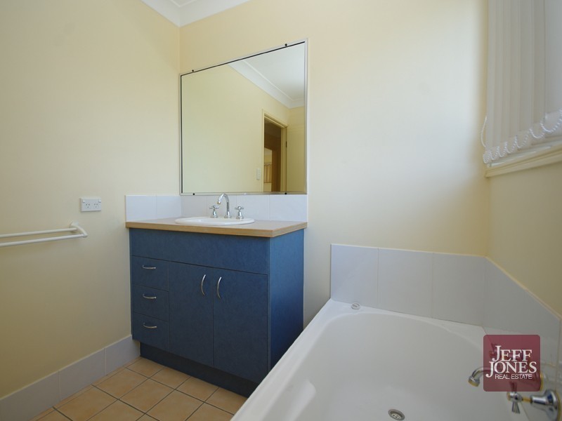 33 Newdegate Street, Greenslopes QLD 4120