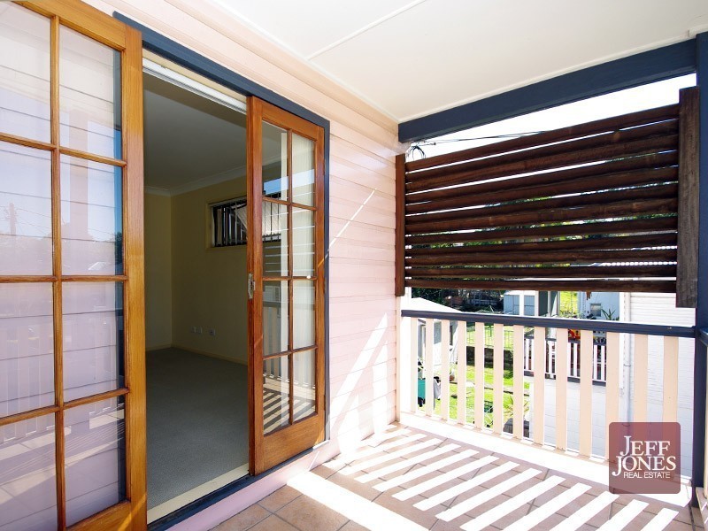 33 Newdegate Street, Greenslopes QLD 4120