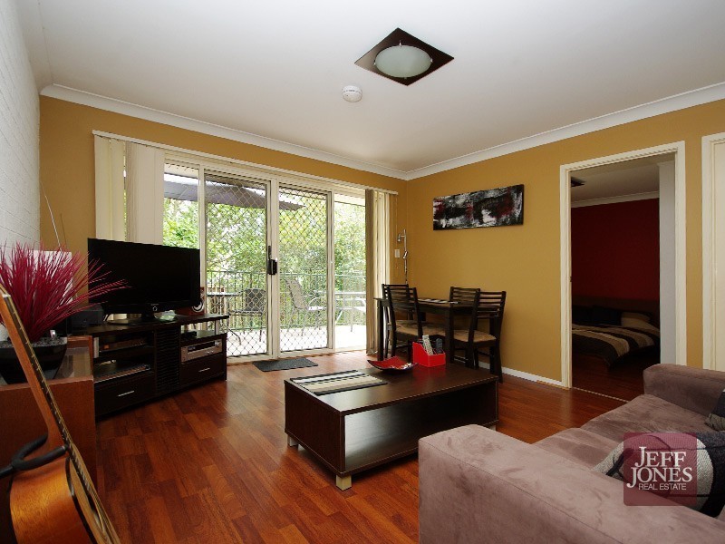 8/33 Lilly Street, Greenslopes QLD 4120