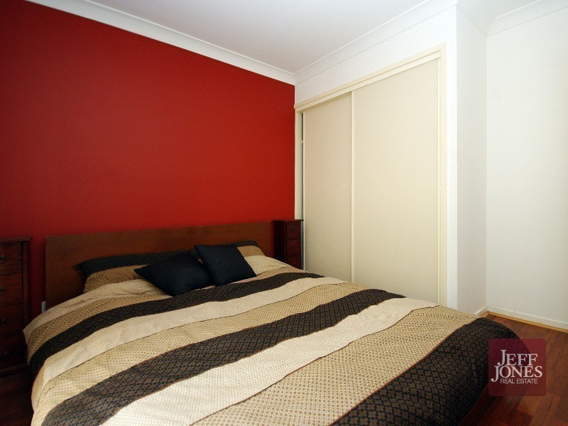 8/33 Lilly Street, Greenslopes QLD 4120