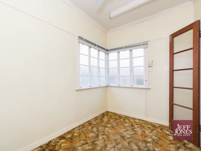 39 Pozieres Road, Tarragindi QLD 4121