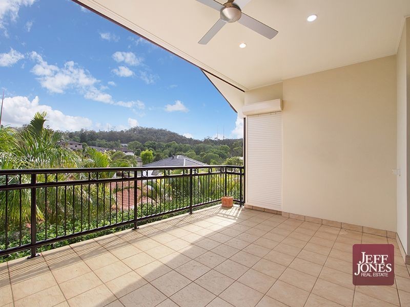 12 Arncliffe Close, Carindale QLD 4152