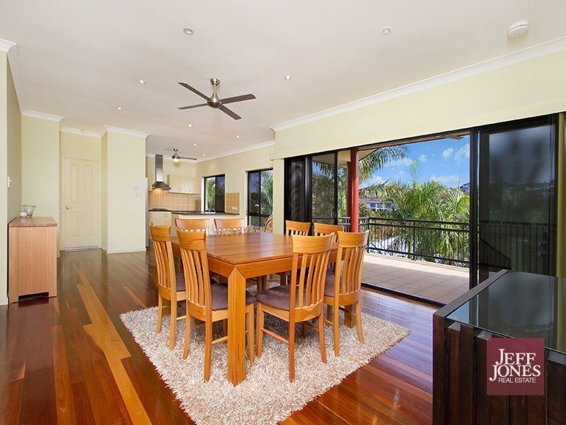 12 Arncliffe Close, Carindale QLD 4152
