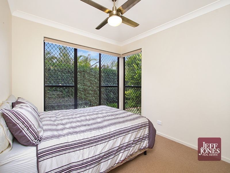 12 Arncliffe Close, Carindale QLD 4152