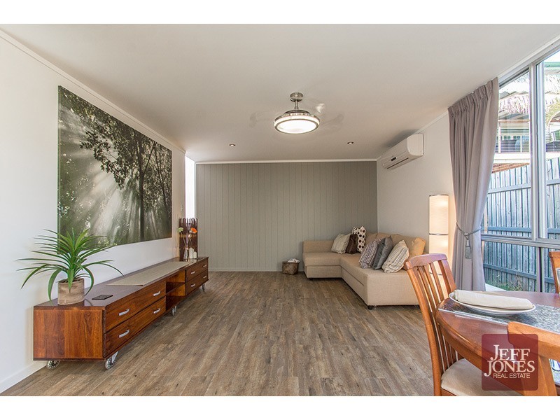 7 St Leonards Street, Coorparoo QLD 4151