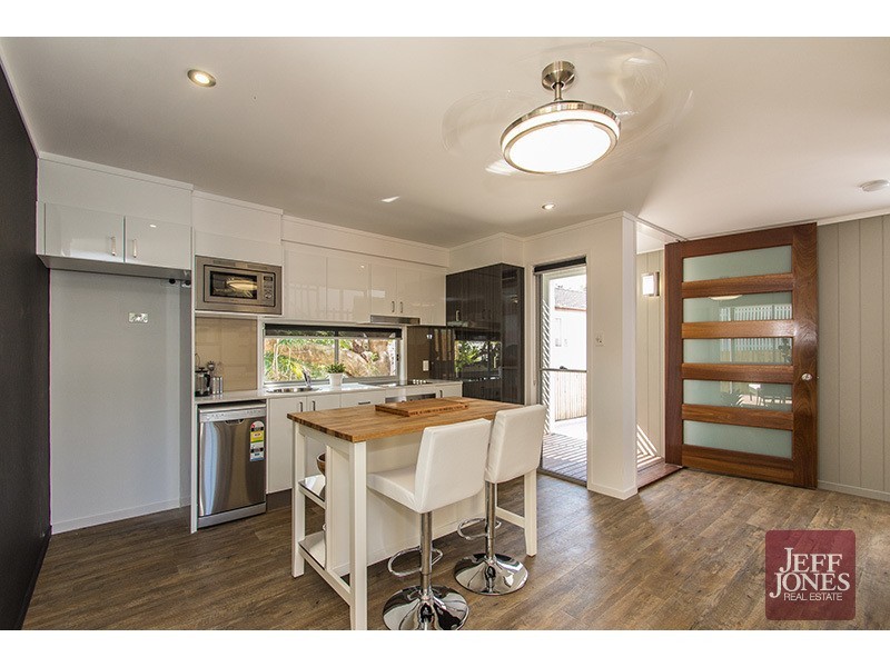 7 St Leonards Street, Coorparoo QLD 4151