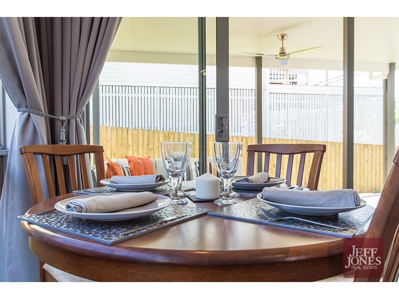 7 St Leonards Street, Coorparoo QLD 4151