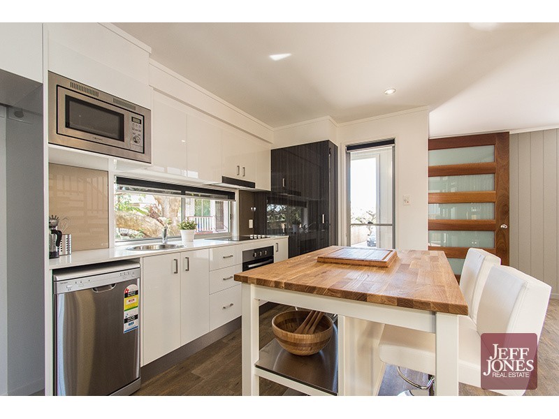 7 St Leonards Street, Coorparoo QLD 4151