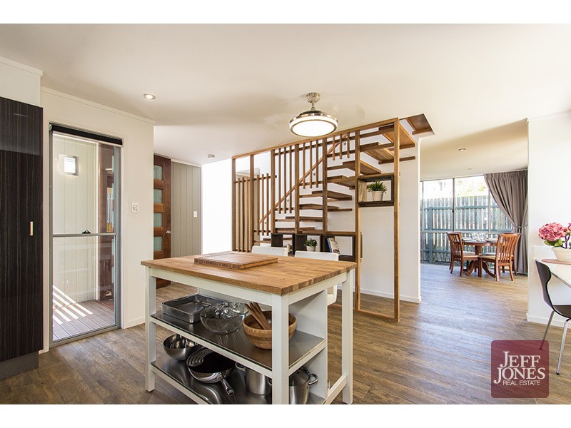 7 St Leonards Street, Coorparoo QLD 4151