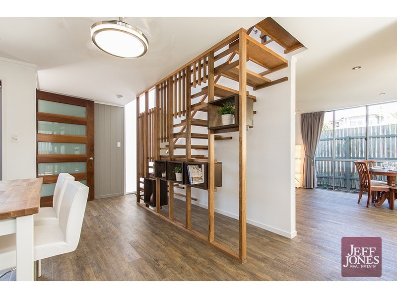 7 St Leonards Street, Coorparoo QLD 4151