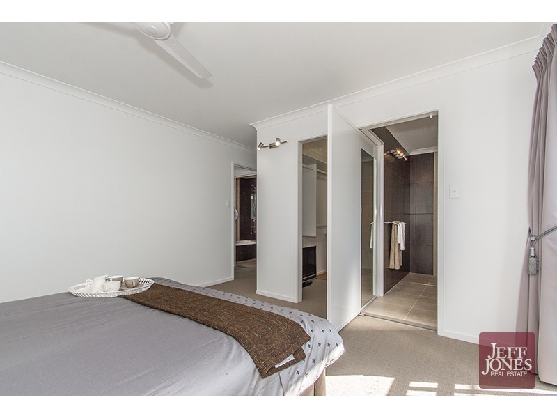 7 St Leonards Street, Coorparoo QLD 4151