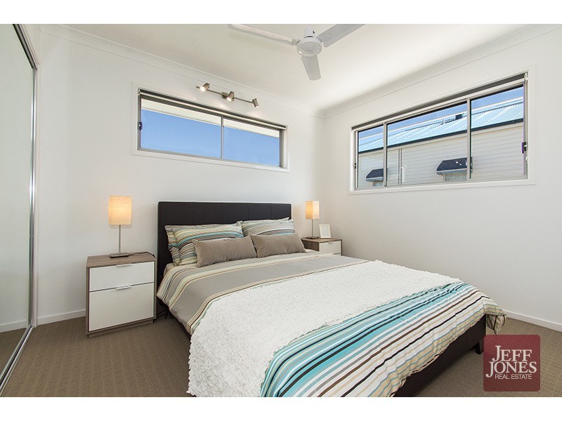 7 St Leonards Street, Coorparoo QLD 4151