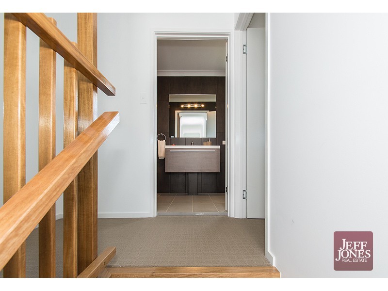 7 St Leonards Street, Coorparoo QLD 4151