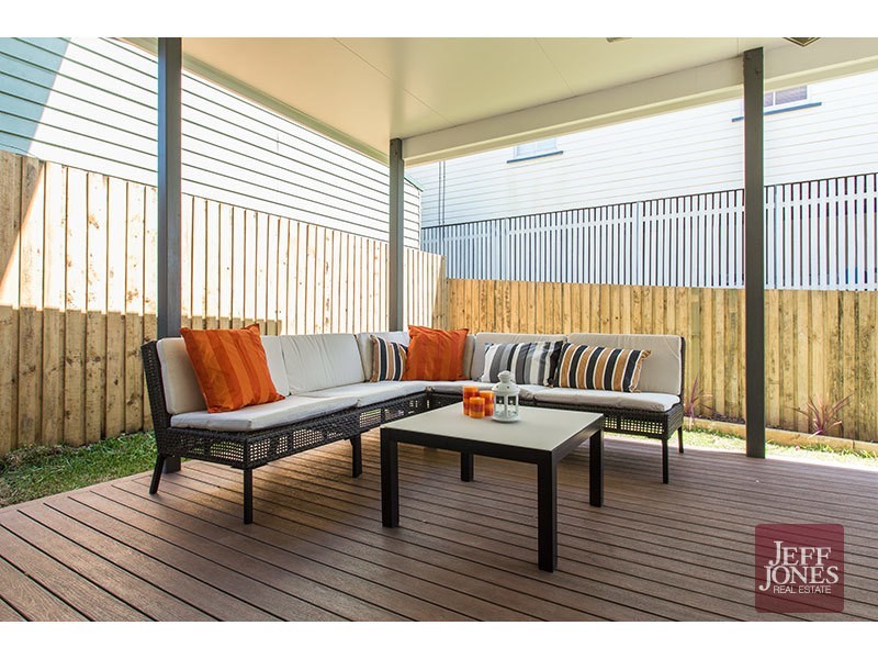 7 St Leonards Street, Coorparoo QLD 4151