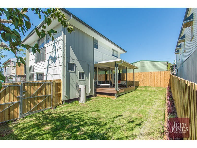 7 St Leonards Street, Coorparoo QLD 4151