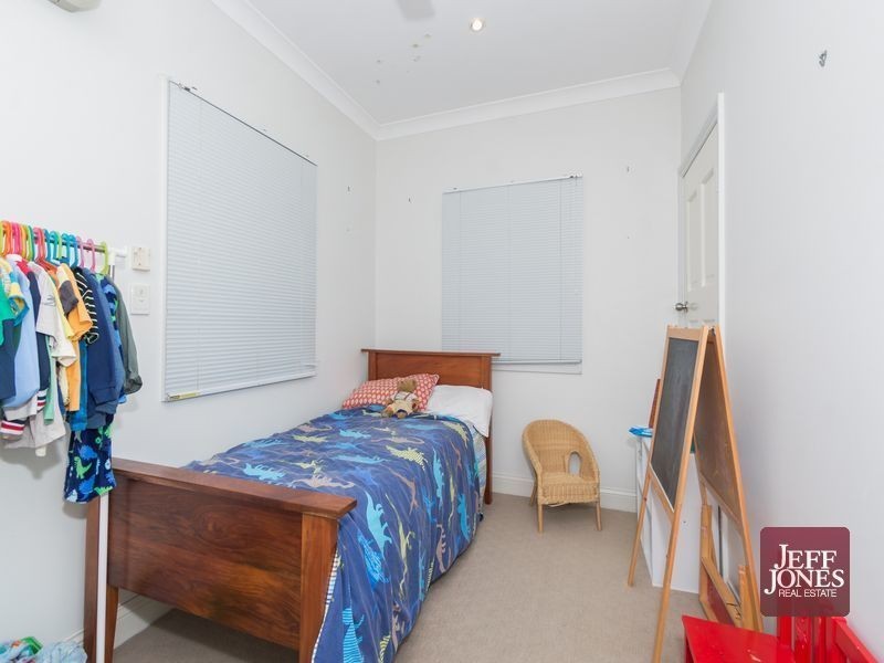 41 Longfellow Street, Norman Park QLD 4170