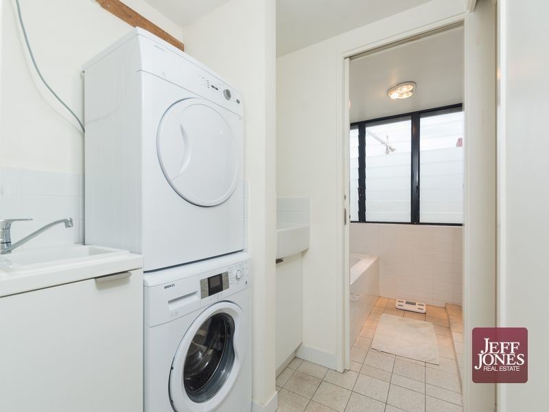 2/27 Prince Street, Annerley QLD 4103