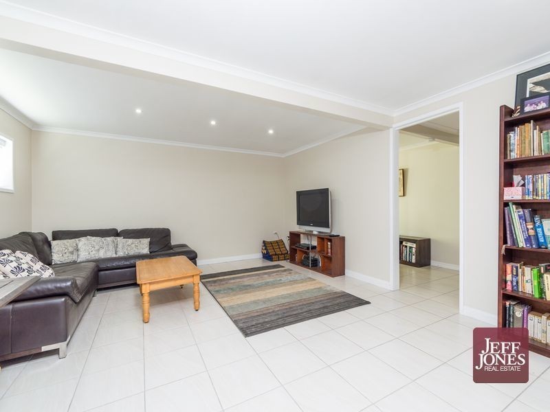 49 Blackberry Street, Mansfield QLD 4122
