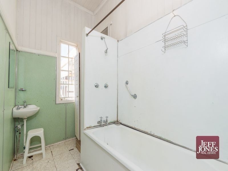 16 Somervell Street, Annerley QLD 4103