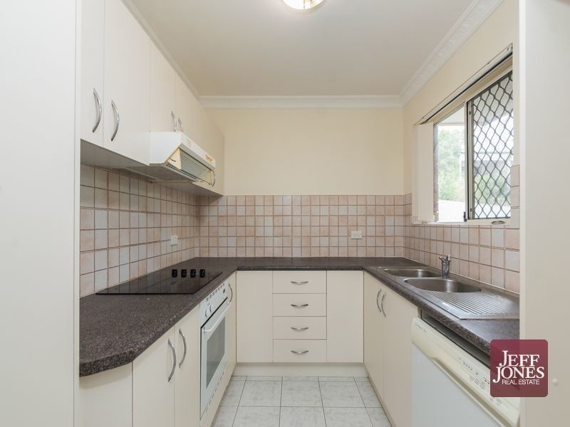 4/16 Knowsley Street, Greenslopes QLD 4120