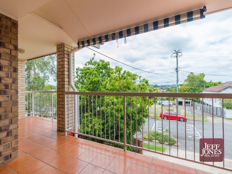 4/16 Knowsley Street, Greenslopes QLD 4120