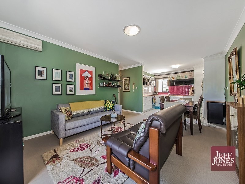 2/56 Knowsley Street, Greenslopes QLD 4120