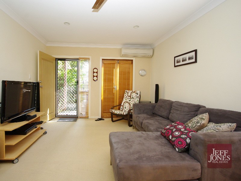 2/25 Yeronga Street, Yeronga QLD 4104