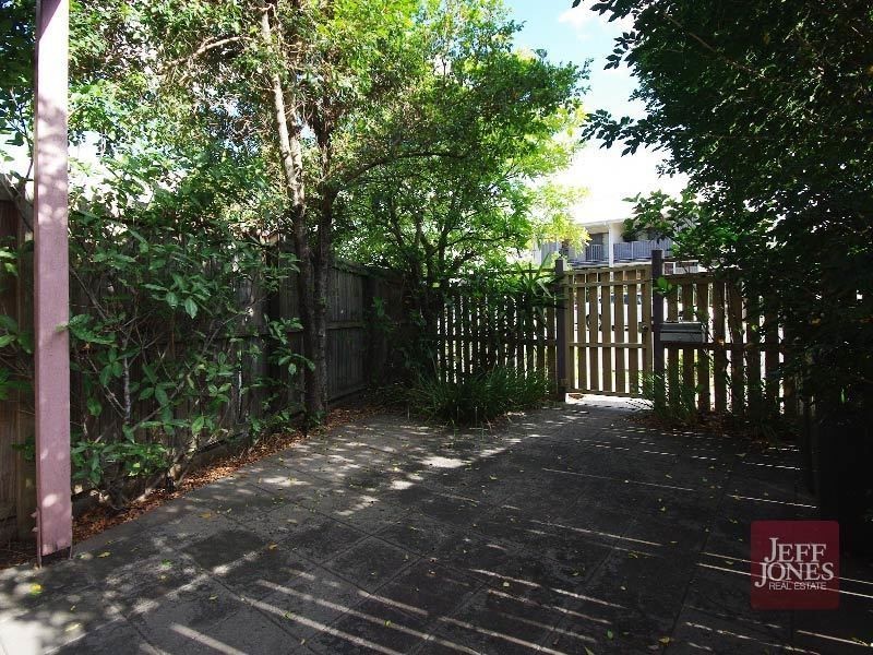 2/25 Yeronga Street, Yeronga QLD 4104