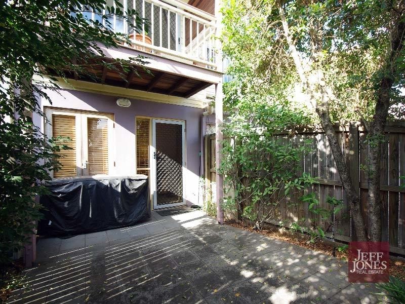 2/25 Yeronga Street, Yeronga QLD 4104