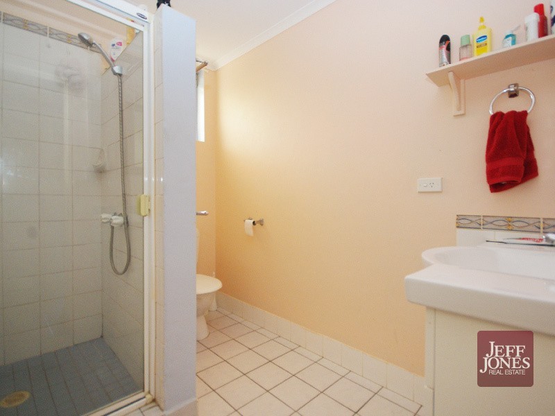 8/33 Dansie Street, Greenslopes QLD 4120