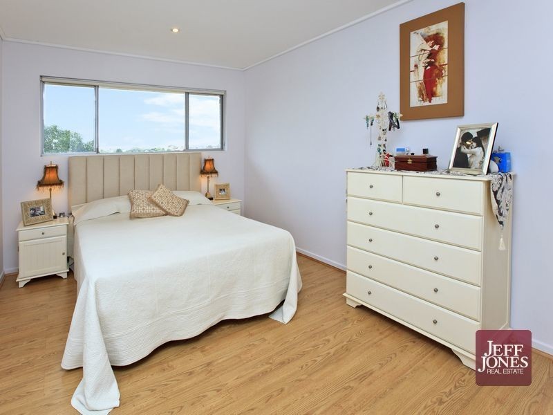 5/8 Barradine Street, Greenslopes QLD 4120