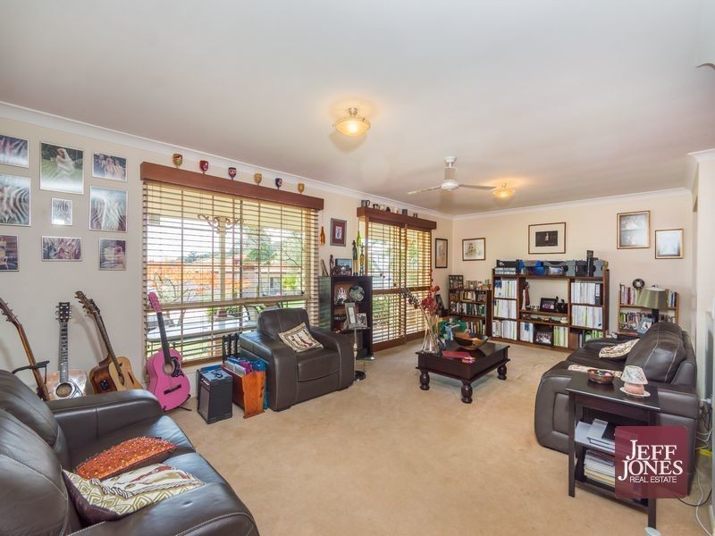 6 Crown Place, Carindale QLD 4152